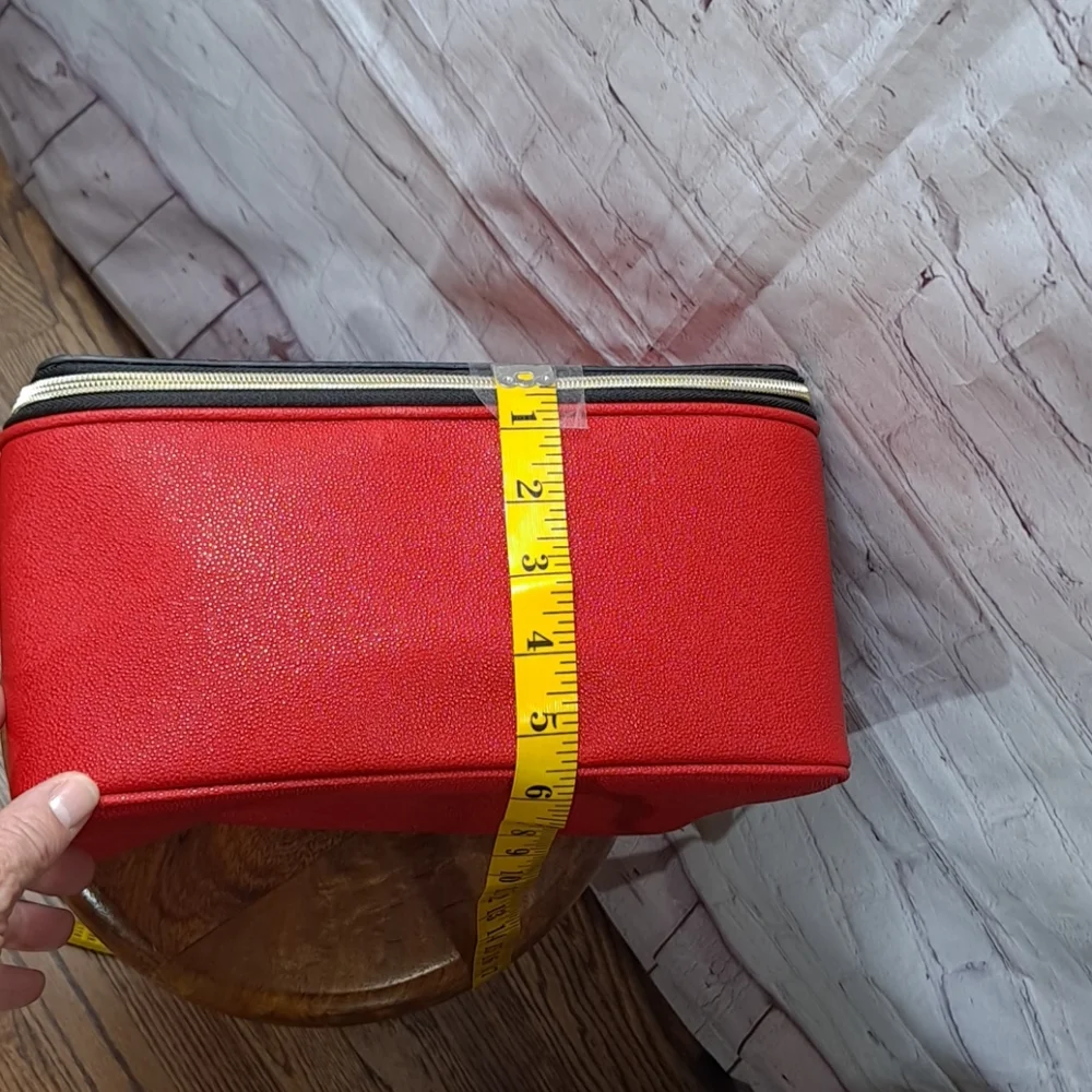 Estee Lauder Deep Red Hard Sided Case NWOT